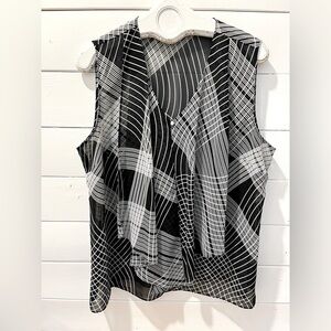 LAURA – SLEEVELESS SHEER LAYERED BLOUSE – SIZE 18